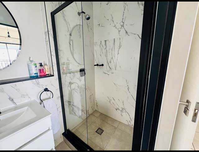 1 BEDROOM FLAT FOR SALE IN WATERFALL
